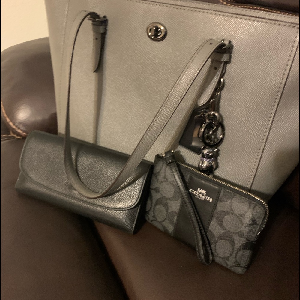 Authentic Coach Set